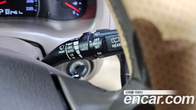 Kia Carnival R President, 2013 14