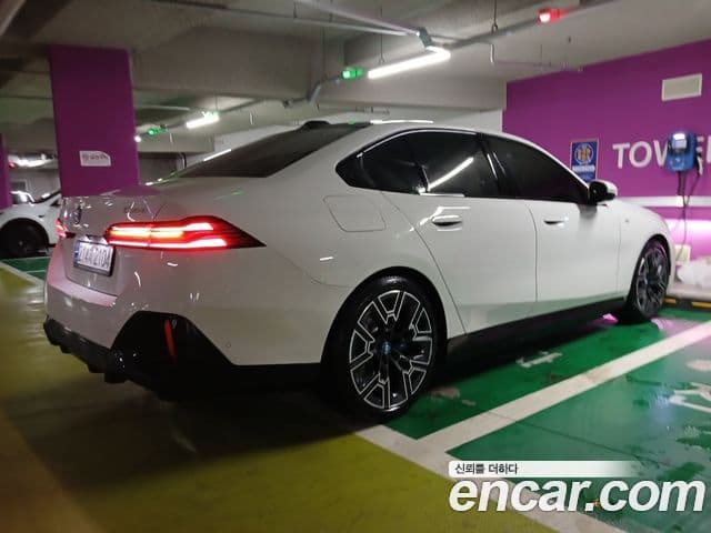 BMW 5시리즈 (G60) 530e M Sport, 2025 все фото