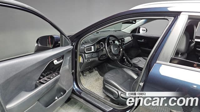 Kia Niro Prestige, 2017 10