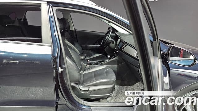 Kia Niro Prestige, 2017 12