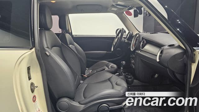 Mini Cooper SE, 2012 10