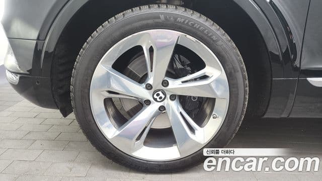 Bentley Bentayga, 2018 все фото