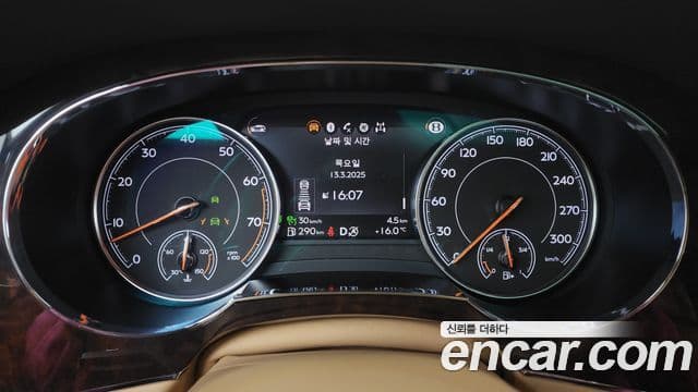 Bentley Bentayga, 2018 8