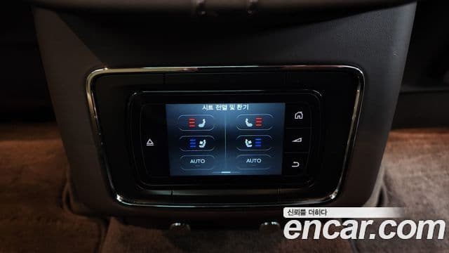 Bentley Bentayga, 2018 18