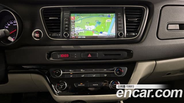 Kia All New Carnival Luxury, 2015 16