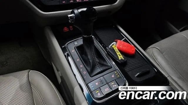 Kia All New Carnival VIP, 2016 9