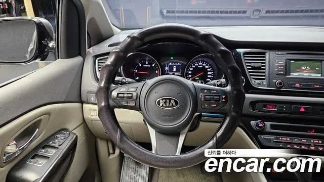 Kia All New Carnival VIP, 2016 13
