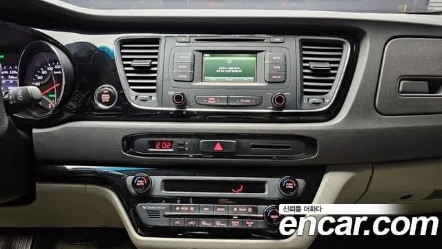 Kia All New Carnival VIP, 2016 14