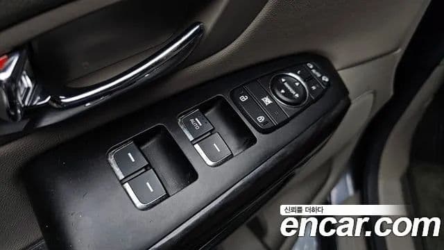 Kia All New Carnival VIP, 2016 18