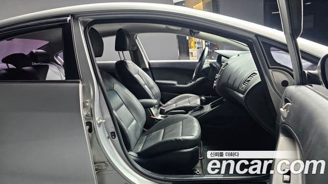 Kia K3 Trendy, 2014 10