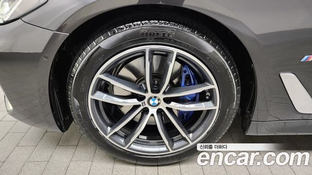BMW 5시리즈 (G30) 520i M Sport, 2023 все фото