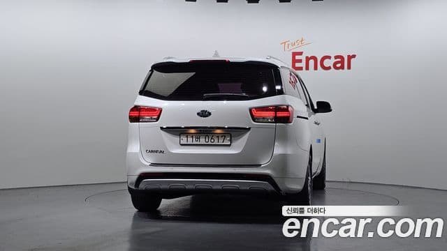 Kia All New Carnival Luxury, 2016 4