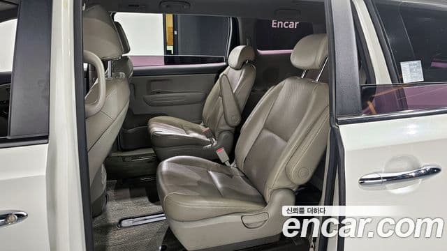Kia All New Carnival Luxury, 2016 11