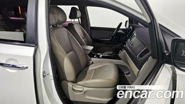 Kia All New Carnival Luxury, 2016 12