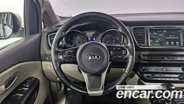 Kia All New Carnival Luxury, 2016 13