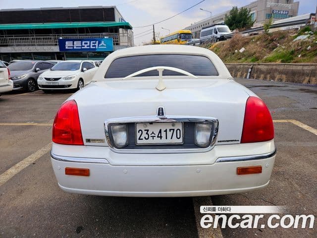 Lincoln 타운카 4.6L V8, 2003 4