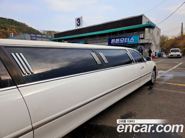 Lincoln 타운카 4.6L V8, 2003 6