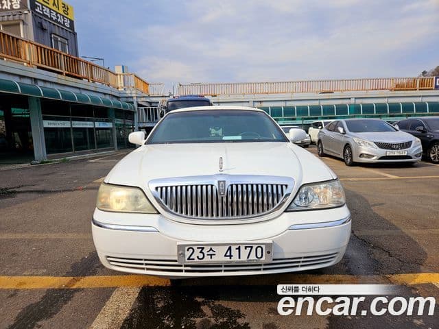 Lincoln 타운카 4.6L V8, 2003 7