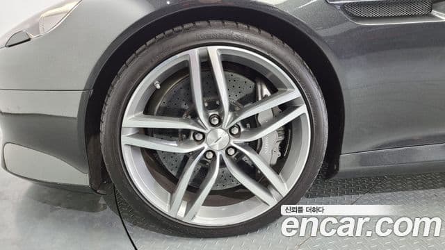 Aston Martin DB9 1세대, 2015 все фото