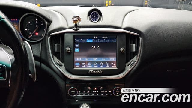 Maserati 기블리 3세대, 2015 14