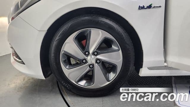 Hyundai LF Sonata гибрид Modern Special, 2017 все фото