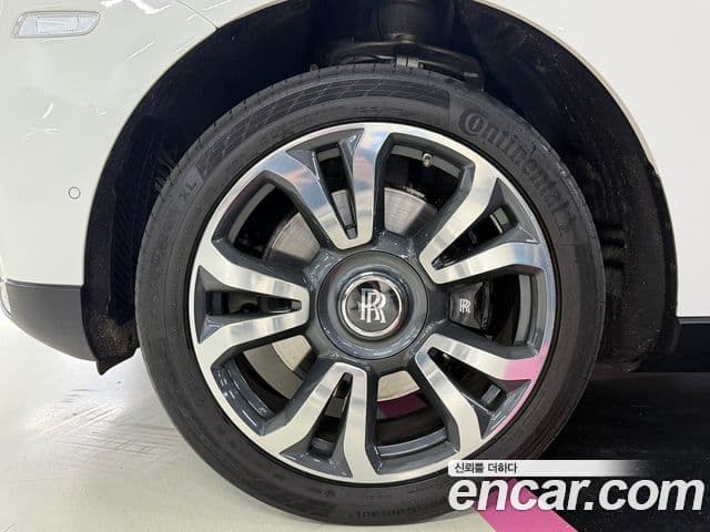 Rolls-Royce Cullinan, 2022 7