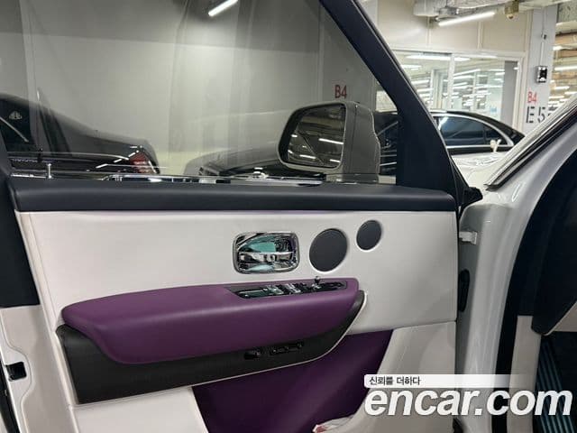 Rolls-Royce Cullinan, 2022 15