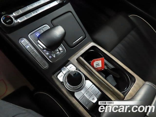 Genesis G90 Premium Luxury, 2019 12