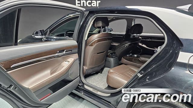 Genesis EQ900 Luxury, 2016 17