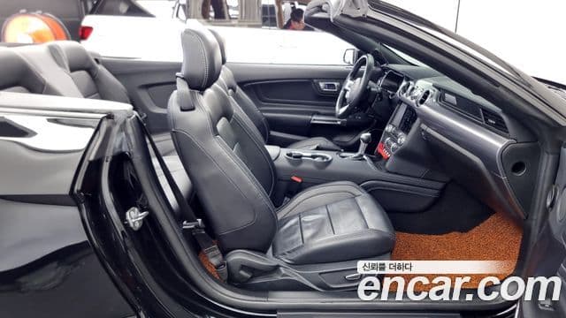 Ford Mustang кабриолет, 2019 11