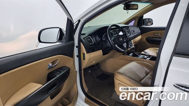 Kia All New Carnival Luxury, 2018 10