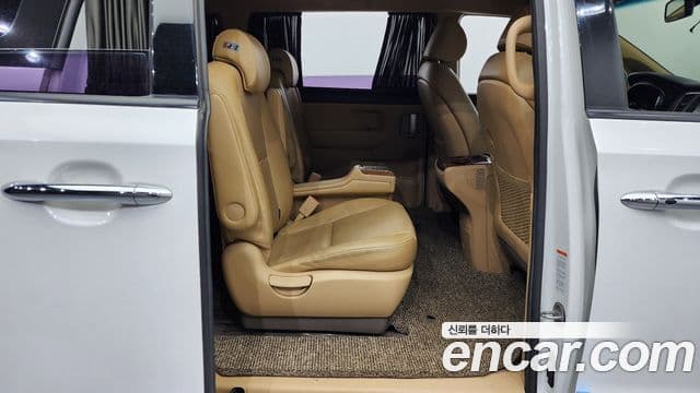 Kia All New Carnival Luxury, 2018 12