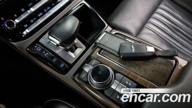 Genesis EQ900 Prestige, 2018 9