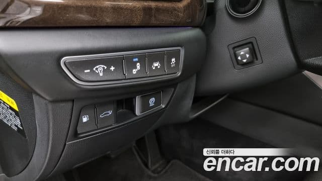 Genesis EQ900 Prestige, 2018 16