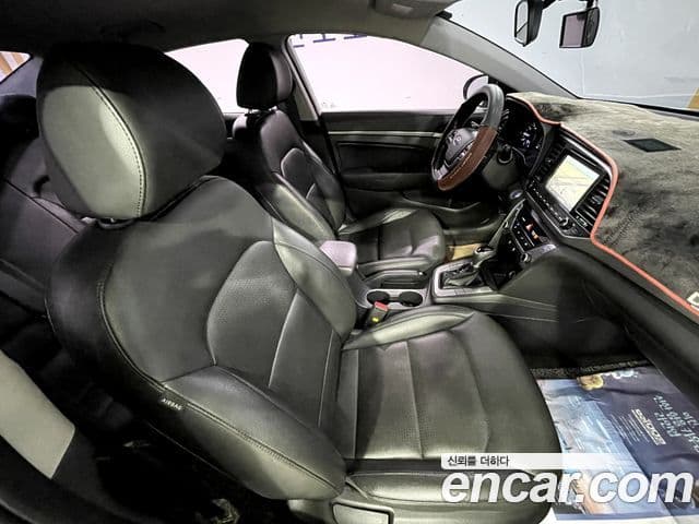 Hyundai Avante AD 1.6 GDI Value Plus, 2017 16