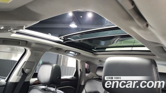 Cadillac All New SRX Premium, 2011 17