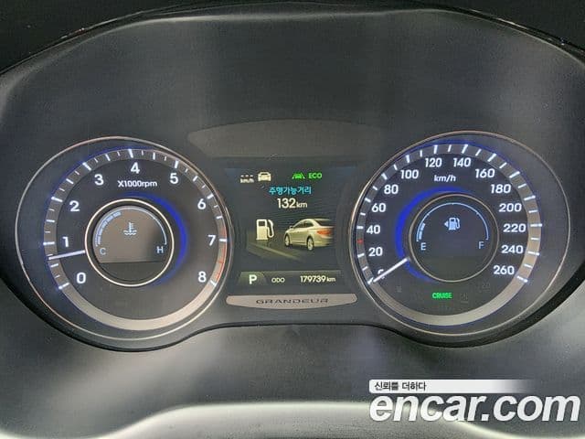 Hyundai Grandeur HG HG330 Celebrity, 2012 6