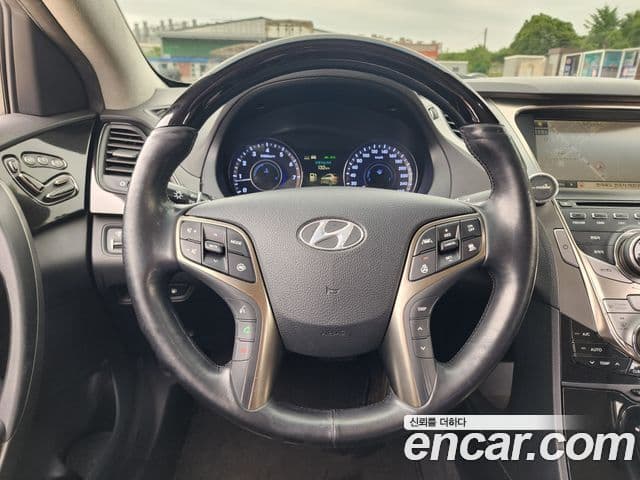Hyundai Grandeur HG HG330 Celebrity, 2012 7
