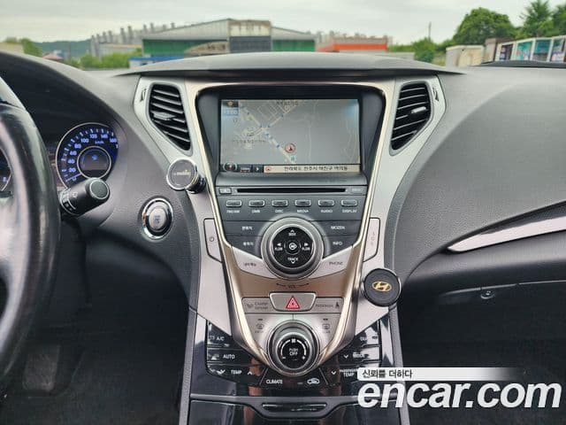 Hyundai Grandeur HG HG330 Celebrity, 2012 9