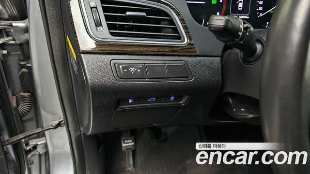 Hyundai LF Sonata 1.7 дизель Smart, 2016 13