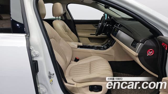 Jaguar XF (X260) 20d Portfolio AWD, 2017 10