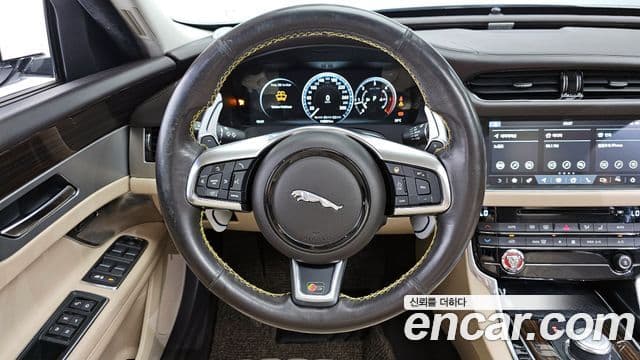 Jaguar XF (X260) 20d Portfolio AWD, 2017 13