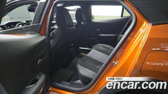 Peugeot 2008 2세대 1.5 BlueHDi GT Line, 2021 11