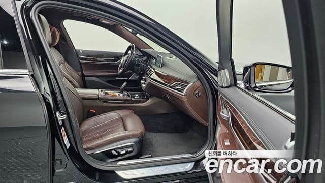 BMW 7시리즈 (G11) 750Li xDrive, 2016 10