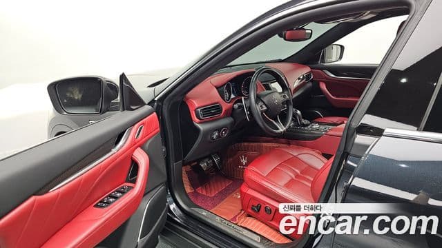 Maserati Levante 3.0 дизель AWD GranSport, 2019 11