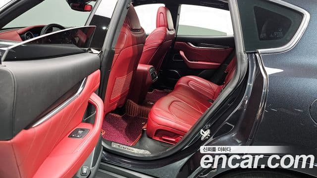 Maserati Levante 3.0 дизель AWD GranSport, 2019 16