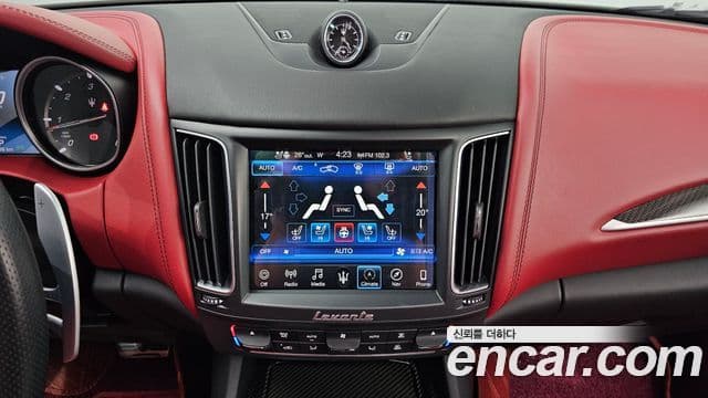 Maserati Levante 3.0 дизель AWD GranSport, 2019 18