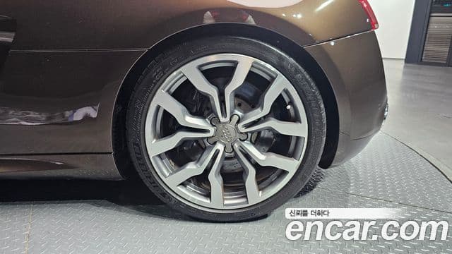 Audi R8 5.2 V10 Spyder, 2012 все фото