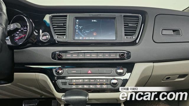 Kia All New Carnival VIP, 2018 15