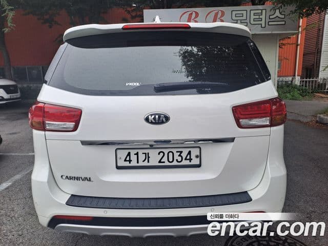 Kia All New Carnival Noblesse, 2017 3
